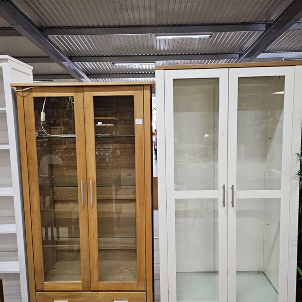 Bufetes, Vitrīnas, Skapji, Augstie plaukti